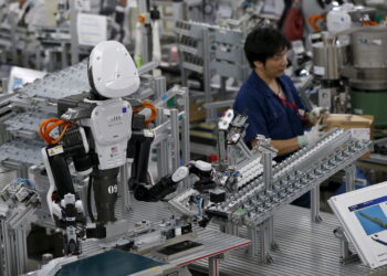 Shift in the Global Labor Market: Automation, Wages, and Post-Pandemic Recovery